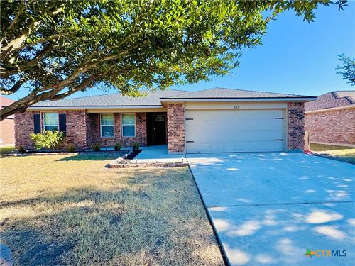 509 Christopher Cv, Lockhart, TX, 78644-2789 | Card Image