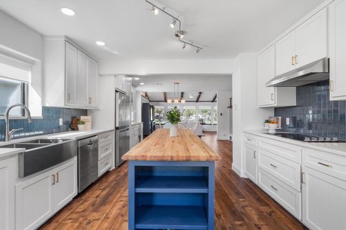 117 Modoc Trl, Lake Kiowa, TX, 76240-9414 | Card Image