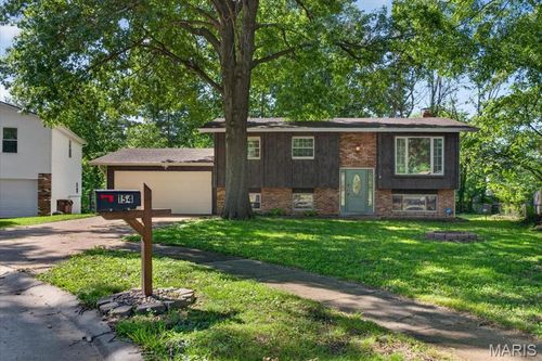 154 Parkside Acres Dr, Fenton, MO, 63026-2800 | Card Image