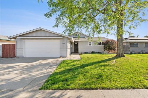 774 April Ln, Yuba City, CA, 95991-1900 | Card Image