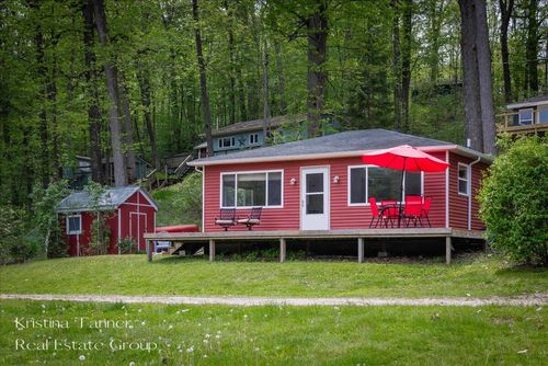13737 Lower Bayside Dr Ne, Belding, MI, 48809-9365 | Card Image