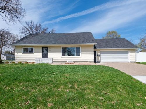 701 1st St Ne, New Prague, MN, 56071-2207 | Card Image