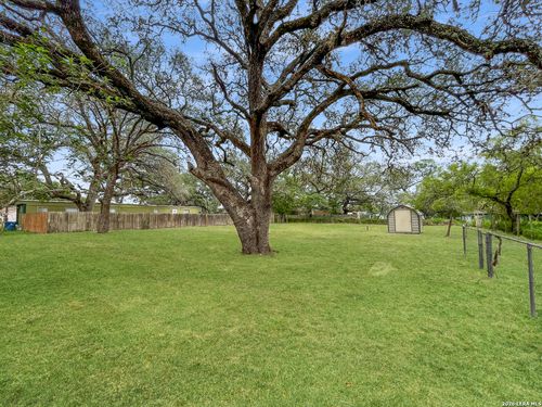 822 Market St, Pleasanton, TX, 78064-2836 | Card Image