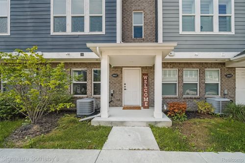 2927 Artemis, Troy, MI, 48085-4114 | Card Image