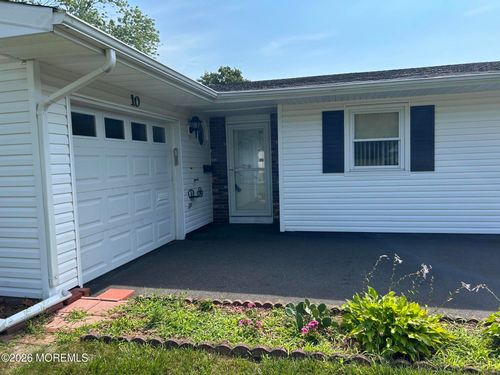 10 Robinson Road, Brick, NJ, 08724 | Card Image