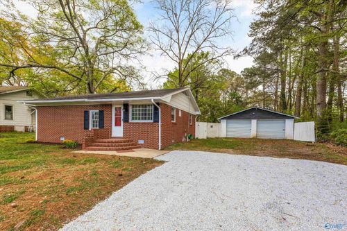 103 Bailey St, Athens, AL, 35611-2401 | Card Image