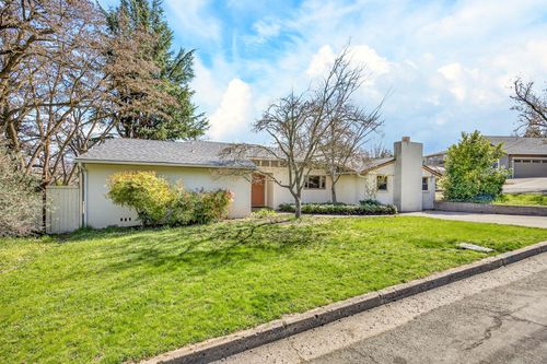 968 Garden Way, Ashland, OR, 97520 | Card Image