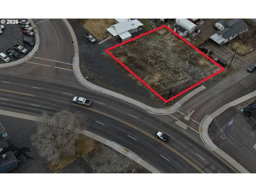 36 N Grand Ave, Burns, OR, 97720-1905 | Card Image