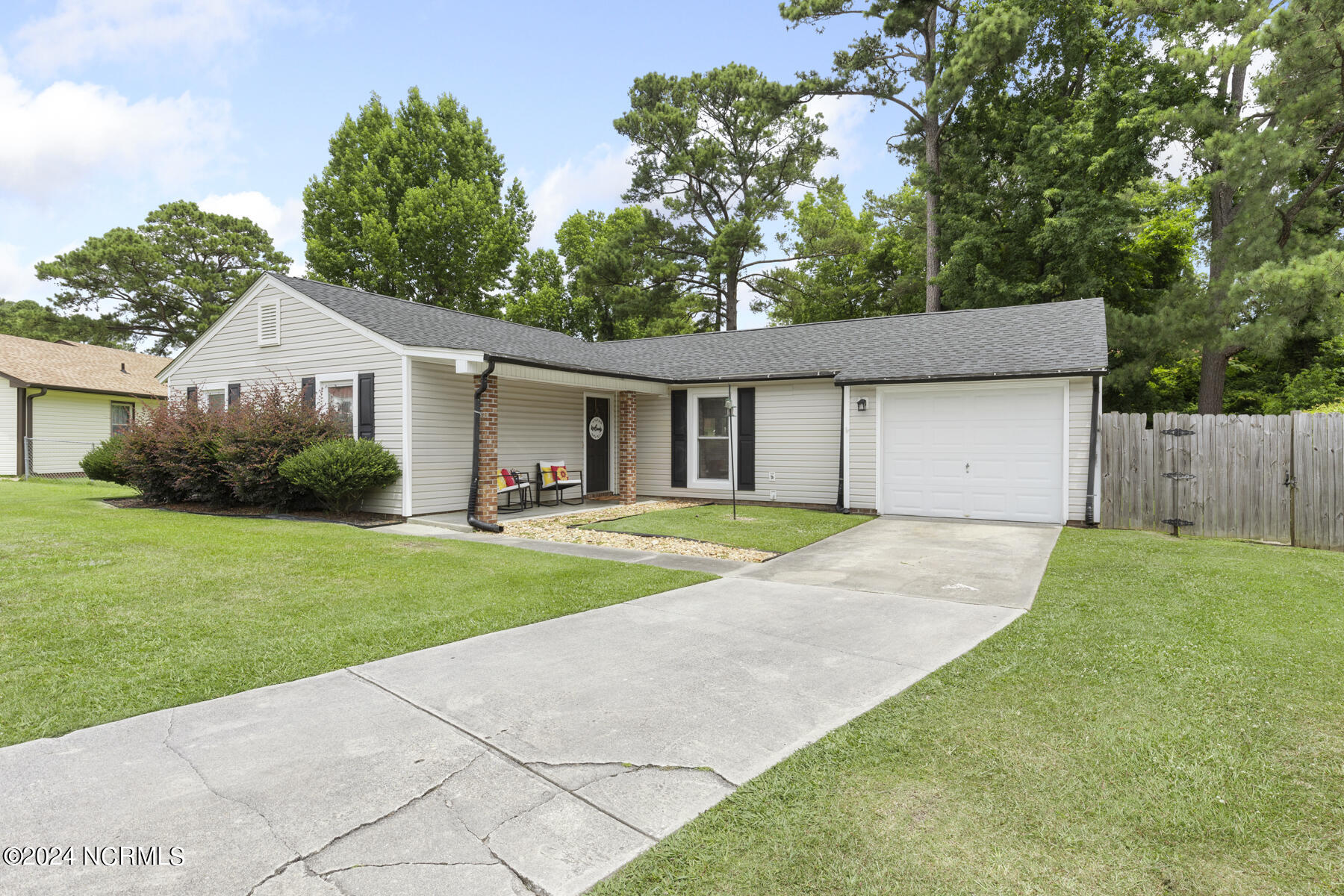 Woodside Ct, Jacksonville, NC 28546
