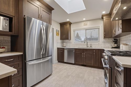 820 Ballantrae Crt, Port Moody, BC, V3H1A8 | Card Image