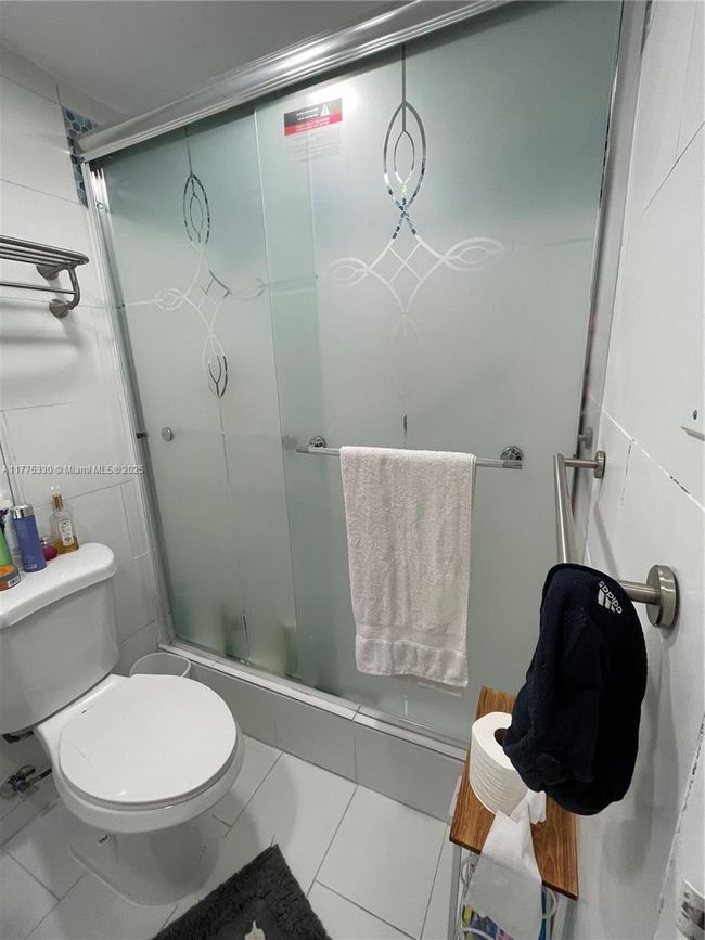 238 - 238 Saxony E, Condo with 1 bedrooms, 2 bathrooms and null parking in Delray Beach FL | Image 12