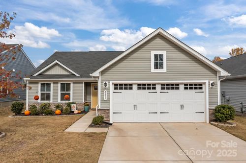 4217 Jones Creek Ln, Charlotte, NC, 28215-4594 | Card Image