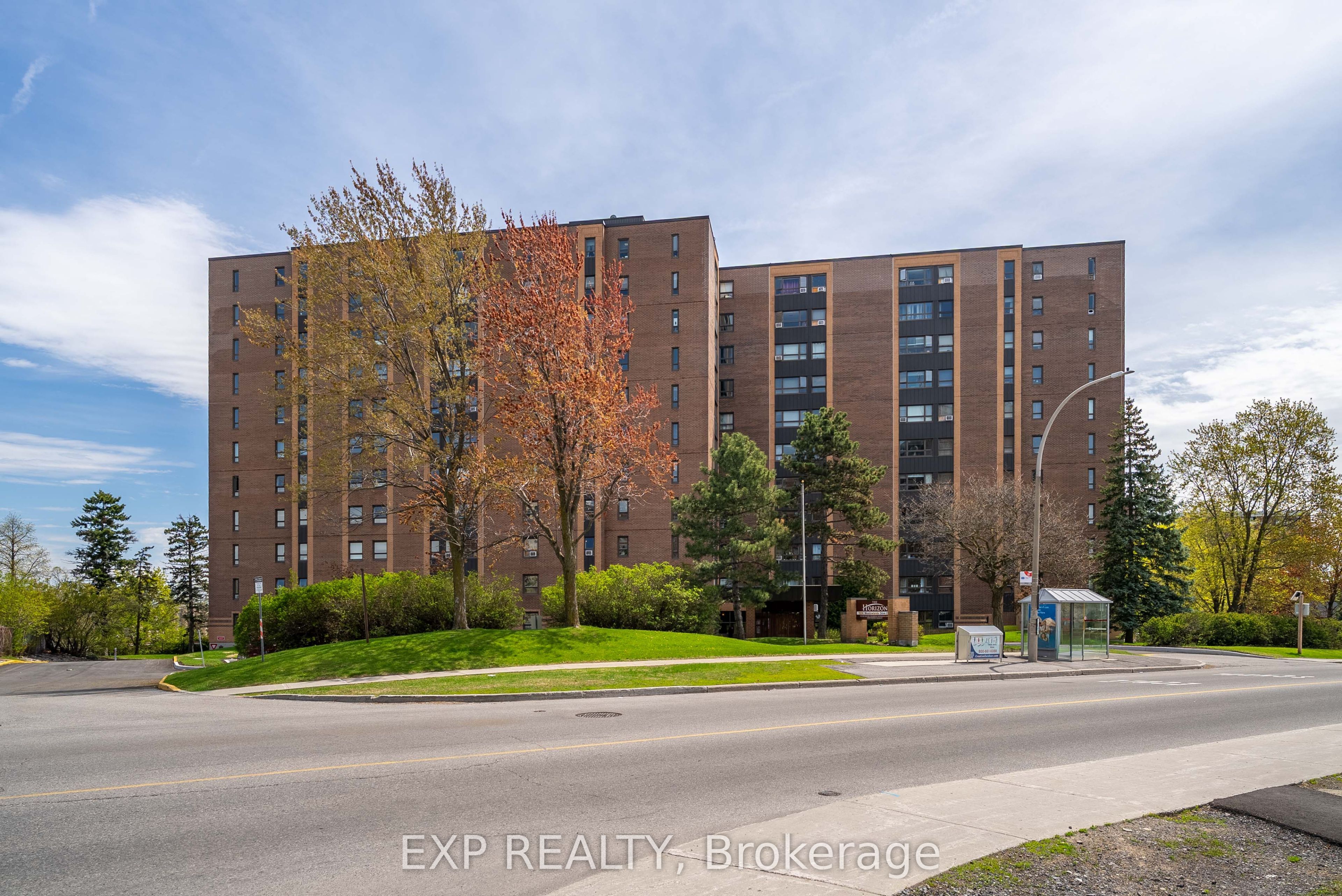 Residential in Cityview - Parkwoods Hills - Rideau Shore 2