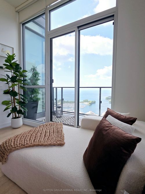 ph4-2200 Lake Cres, Etobicoke, ON, M8V | Card Image