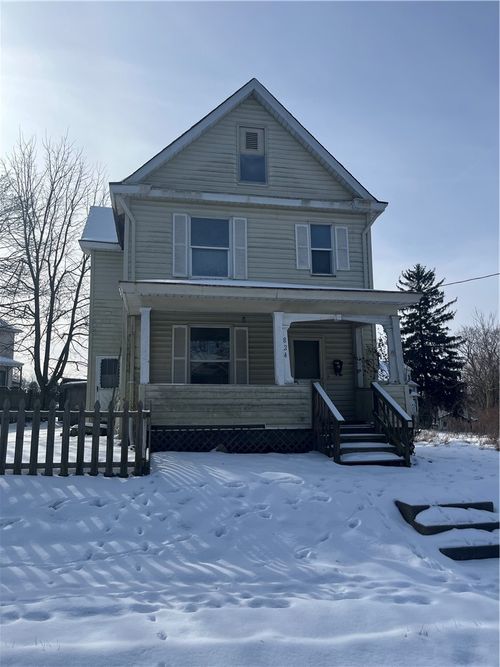 824 Franklin Ave, New Castle, PA, 16101-4202 | Card Image