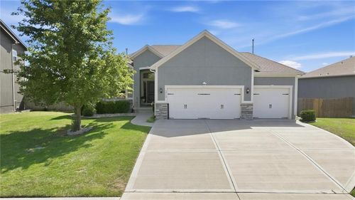 1713 Sw Merryman Dr, Lee's Summit, MO, 64082-3909 | Card Image