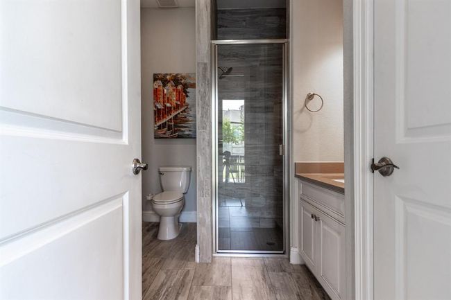 1st Floor Guest Bath | Image 25
