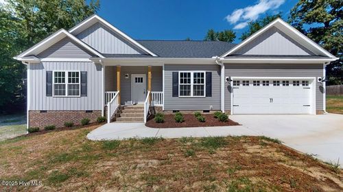 219 Willowbrook Dr, Pikeville, NC, 27863-9636 | Card Image