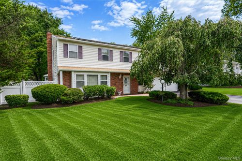 41 Apple Tree Drive, Smithtown, NY, 11788 | Card Image