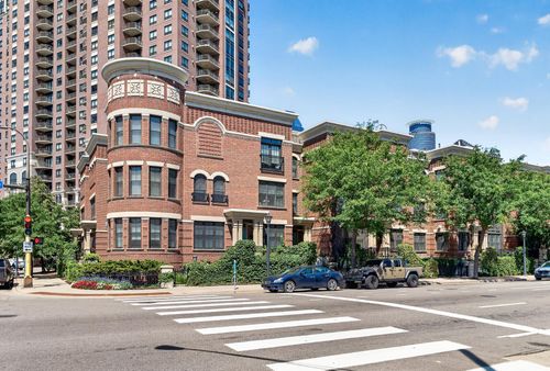 530 E Grant St, Minneapolis, MN, 55404-1421 | Card Image