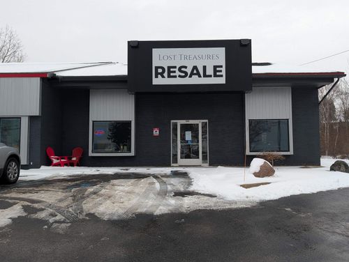 5700 Us Highway 31 N, Williamsburg, MI, 49690-9312 | Card Image