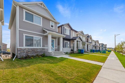 746 Bayview Hill Sw, Airdrie, AB, T4B5M4 | Card Image