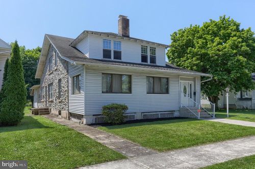 332 E Walnut St, SHILLINGTON, PA, 19607-2626 | Card Image
