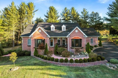 40 Birdsong Ln, Edinburg, VA, 22824-3518 | Card Image