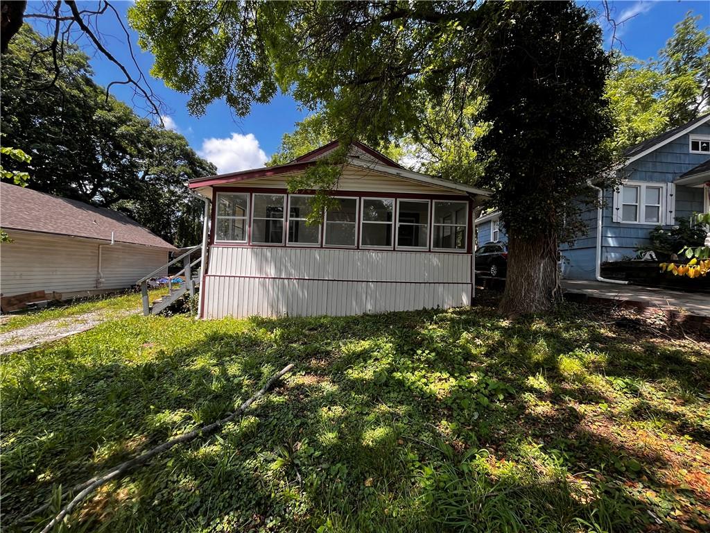 Peery St, Independence, MO 64054