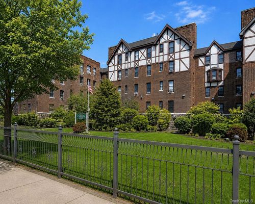 c7-16015 Powells Cove Blvd, Whitestone, NY, 11357-1305 | Card Image