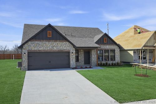 4924 N Walnut Avenue, Broken Arrow, OK, 74014 | Card Image