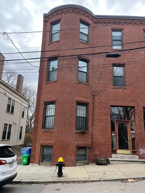 apt-2-14 Linwood St, Boston, MA, 02119-3709 | Card Image