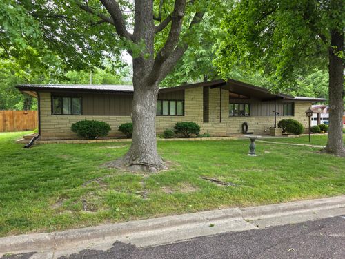 1405 Sheilah Ln, Monett, MO, 65708-1129 | Card Image