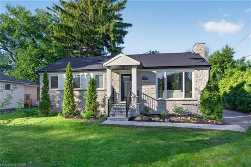423 Smith Lane, Oakville, ON, L6L4X1 | Card Image