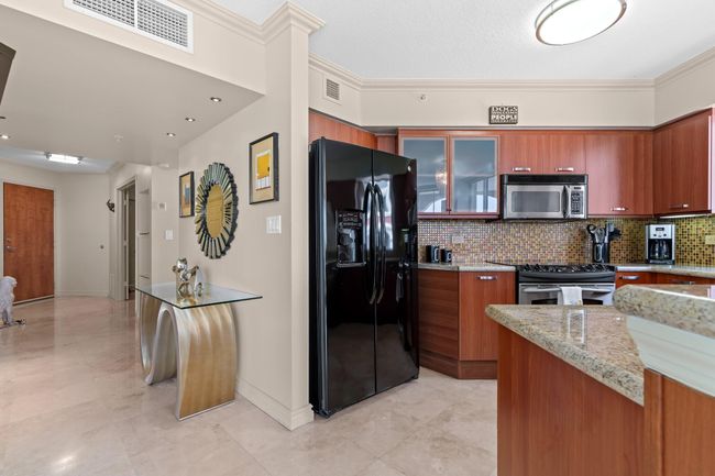 APT-505 - 2001 N Ocean Blvd, Condo with 2 bedrooms, 2 bathrooms and null parking in Fort Lauderdale FL | Image 23