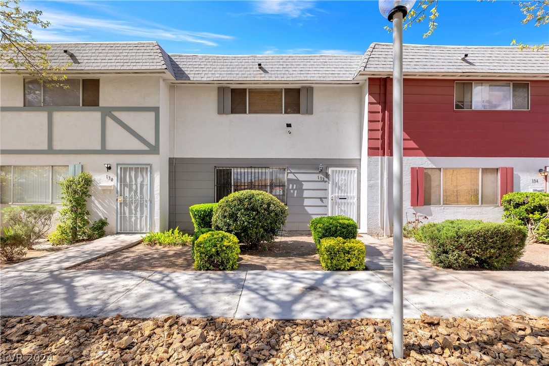 Greenbriar Townhouse Way, Las Vegas, NV 89121