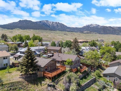 312 Water St, Gardiner, MT, 59030-7751 | Card Image