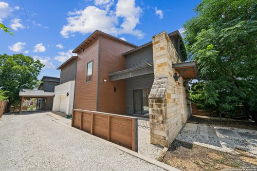 818 Martin Luther King Dr, San Antonio, TX, 78203-1525 | Card Image