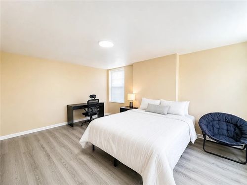 apt-2-5846 Bartlett St, Squirrel Hill, PA, 15217-1639 | Card Image