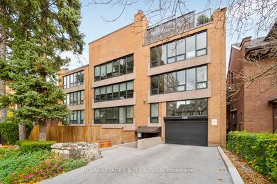 203 - 265 Poplar Plains Rd, Condo with 2 bedrooms, 2 bathrooms and 1 parking in Toronto ON | Image 3