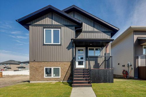 12 Memorial Pky, Red Deer County, AB, T4E3B7 | Card Image