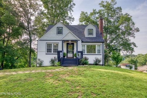 313 Edgewood Cir, Clinton, TN, 37716-4507 | Card Image