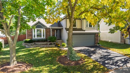 300 Churchill Ln, Aurora, IL, 60504-6169 | Card Image