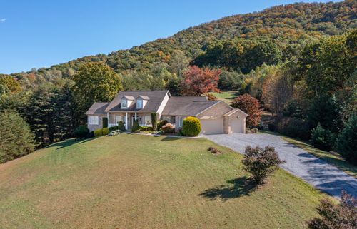5250 Glade Creek Rd, Roanoke, VA, 24012-8904 | Card Image