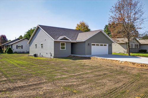 1530 Huntington Ave, Wisconsin Rapids, WI, 54494-7935 | Card Image