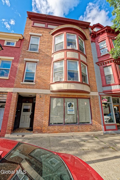 32 Broad St, Waterford, NY, 12188-2458 | Card Image