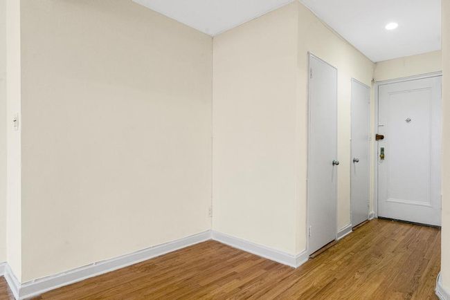 APT-5B - 72 112 Th St, Home with 2 bedrooms, 1 bathrooms and null parking in Forest Hills NY | Image 5