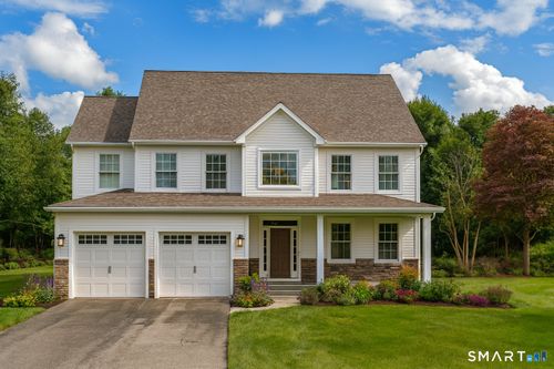 1 Wintergreen Ln, West Hartford, CT, 06117-1816 | Card Image