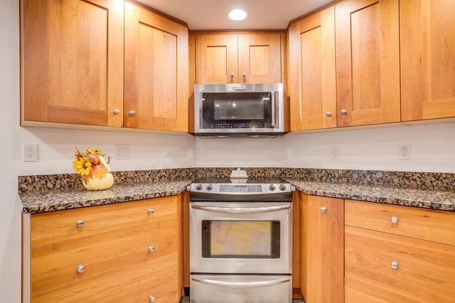 8 Windsor Blvd, House other with 3 bedrooms, 3 bathrooms and null parking in Londonderry NH | Image 14