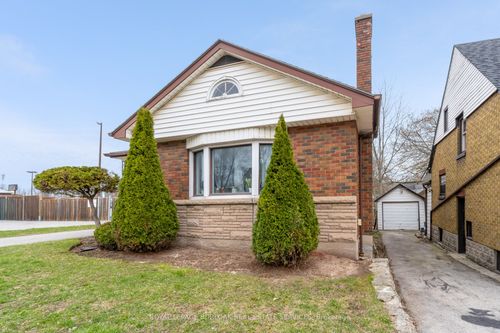 367 Norfolk Street N, Norfolk, ON, N3Y3P4 | Card Image